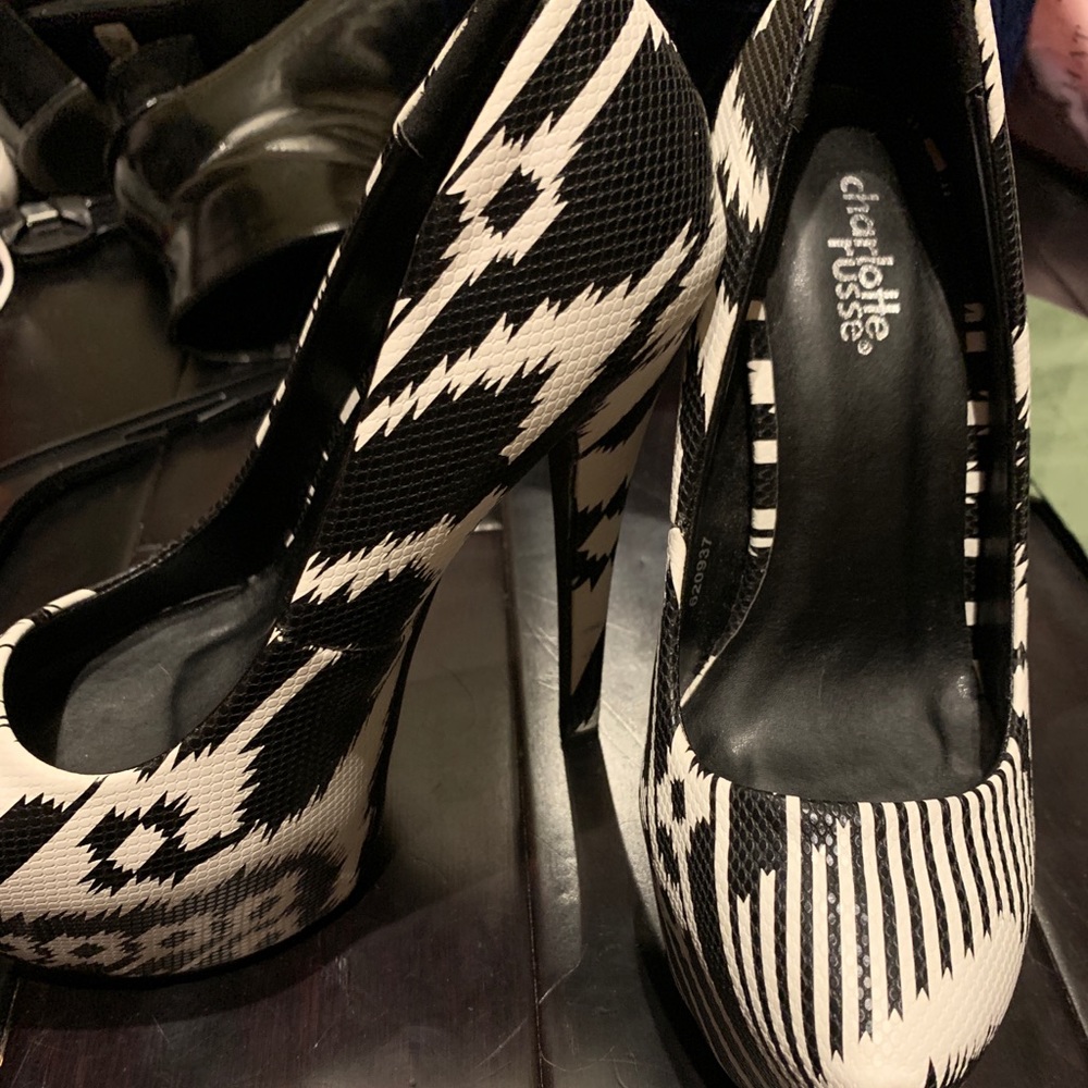 Black and white heels never worn